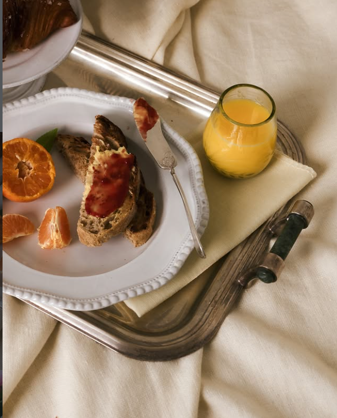 WisdomAgatha's tweet photo. 🆕"Breakfast in bed for Father’s Day 🤍" From HRH Meghan to Prince Harry! Enjoy your breakfast in bed Prince Harry on this beautiful Father's Day! #PrinceHarry https://t.co/s4hiZZVgp7 https://t.co/Io7hY7HqqS