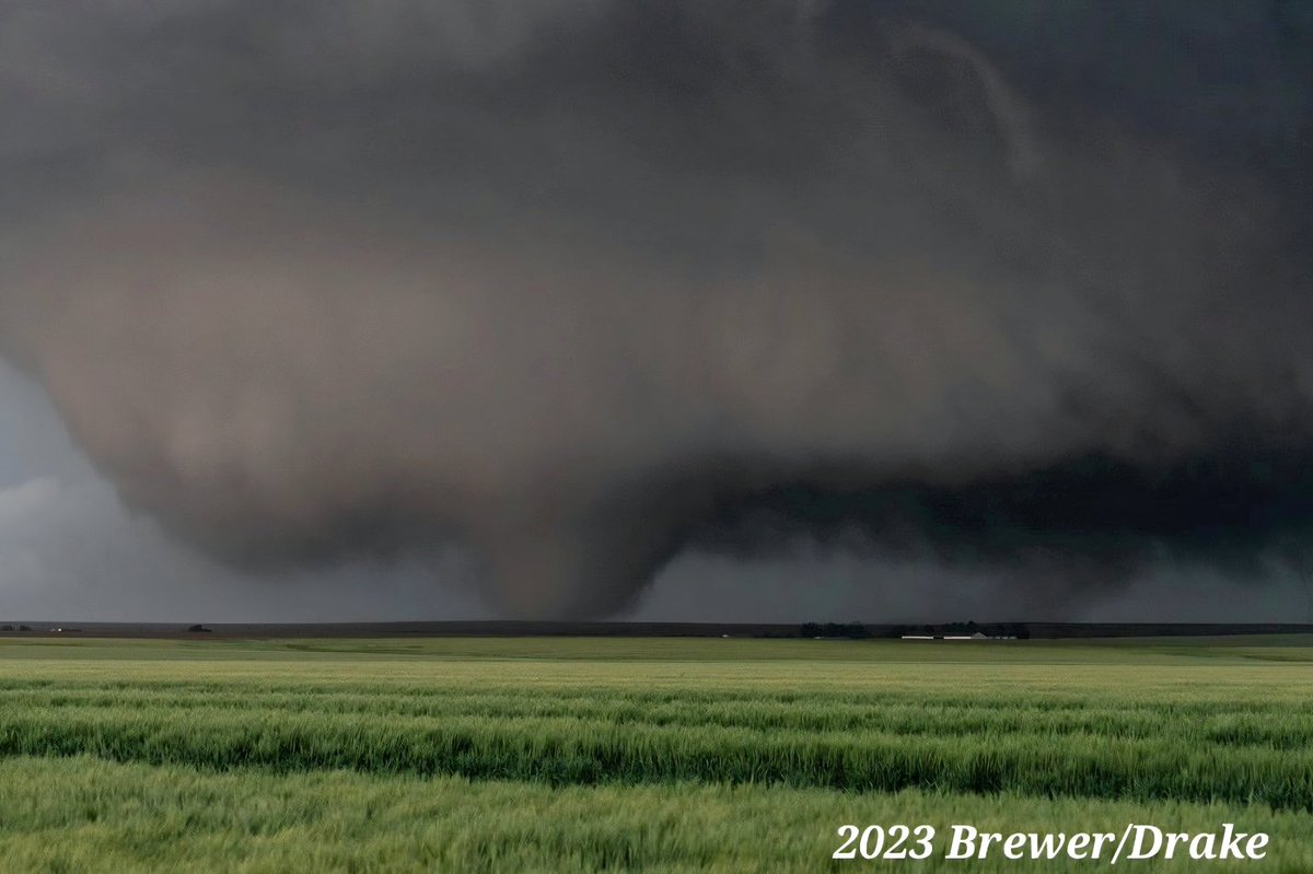 SimonStormRider's tweet photo. #weatherpicofday 
OTD 3 years ago, June 21, 2023, @JustonStrmRider and I documented an incredible tornado event south of Akron, Colorado. We filmed ~20 #Twisters with several twins. A Top 10 tornado chase and our top High Plains chase. #cowx https://t.co/vIP4LtuW3x