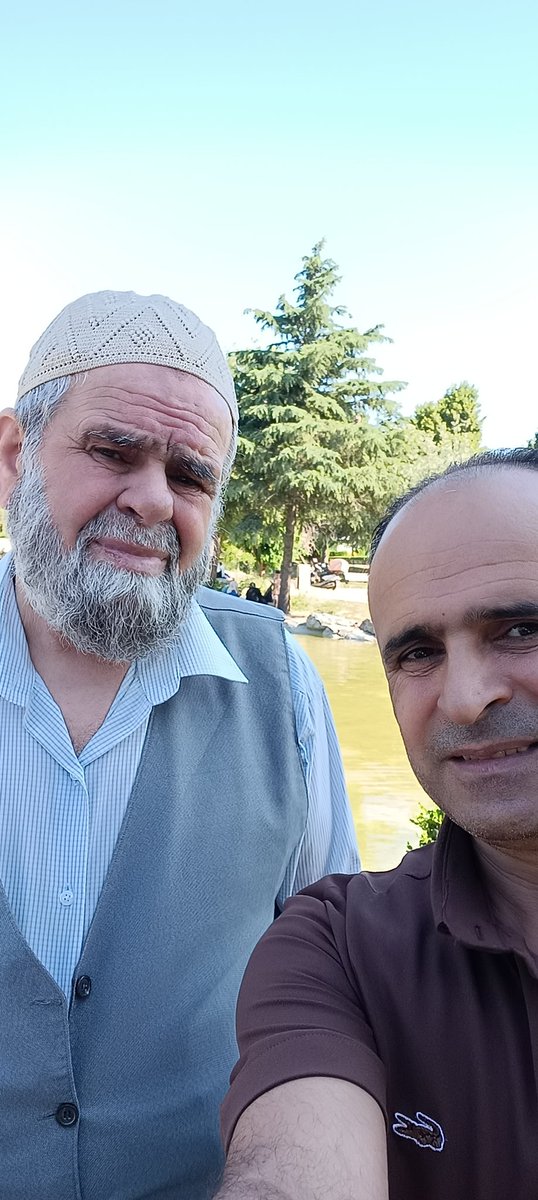 sedat_nnar's tweet photo. Baba sevgisini koru.
O sevgiyi kesip atarsan, Allah da senin mutluluk ışığını söndürür.
(Hz.Muhammed s.a.v)

Tecrübeleriyle yollarımızı aydınlatan, her zaman yanımızda olan,merhamet ve sevgi sembolü olan, başta Babam olmak üzere tüm Babaların #BabalarGünü'nü tebrik ediyorum. https://t.co/u7JcW538iR