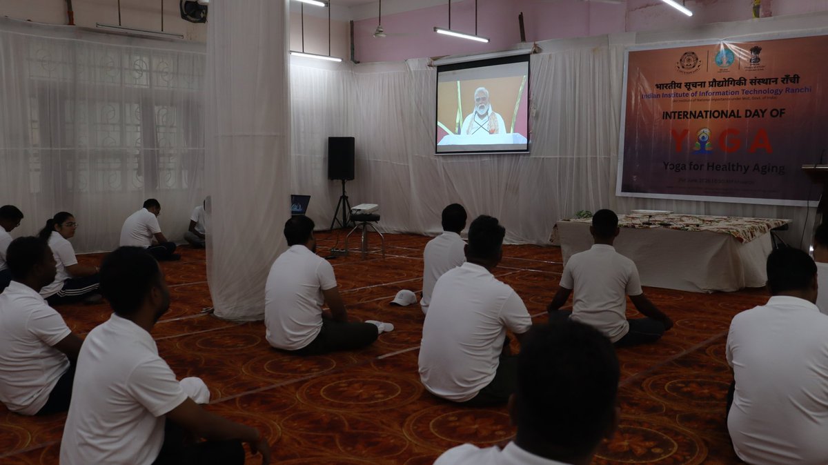 IIITRanchi's tweet photo. Prof. Rajeev Srivastava, Director, IIIT Ranchi, extended his greetings &amp; encouraged everyone to incorporate yoga into their daily lives.Emphasizing the theme "Yoga for Healthy Ageing," he highlighted its role in promoting physical vitality, mental resilience, &amp; overall well-being https://t.co/yyDn7EvXDQ