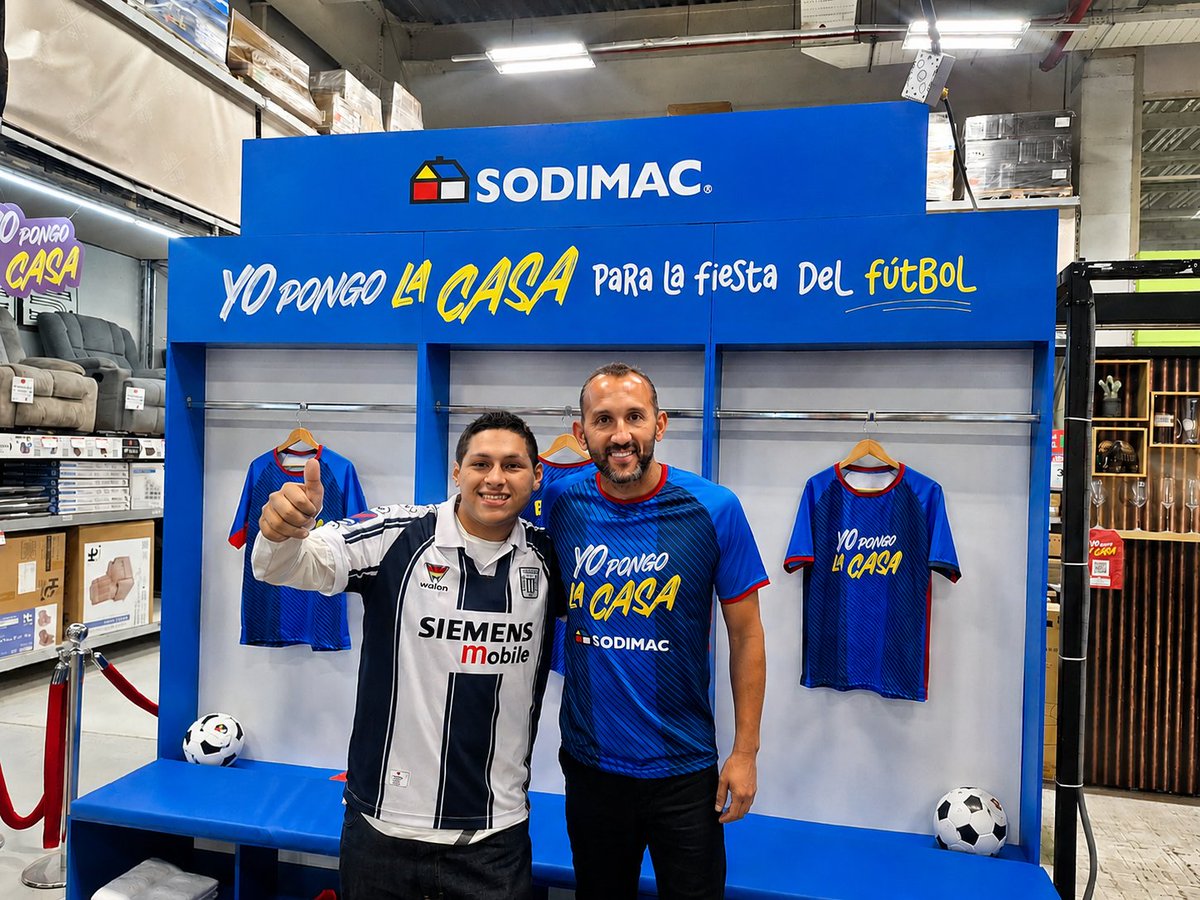 AdrianoJarpa7's tweet photo. Ayer en Sodimac pude encontrarme con mi Pirata @Hernanbarcos y darle ese emotivo Abrazo que quedará para el Recuerdo 💙🏴‍☠️ Gracias por tanto amor Pirata 💙🤍💙🏴‍☠️

#AlianzaLima 
#ArribaAlianza 
#HernánBarcos 
#Sodimac 
#viral https://t.co/Mjv7Fvk30M