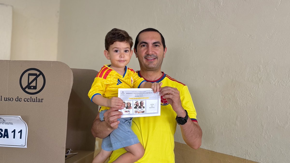 davidbarguil's tweet photo. Hoy Colombia necesita de TODOS!

Salgamos masivamente a votar por Abelardo De La Espriella y José Manuel Restrepo

A construir la Patria Milagro 🇨🇴 
¡Firmes por la Patria! https://t.co/02OKqubMDO