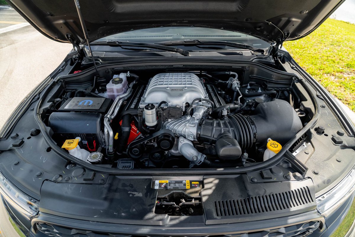 All_The_Cars_12's tweet photo. 2026 Dodge Durango SRT Hellcat Jailbreak
#dodge #srt #srthellcat #dodgedurango #durangohellcat 
Supercharged 6.2L V8 - 710HP • 645 lb-ft https://t.co/fS5lGkIevb
