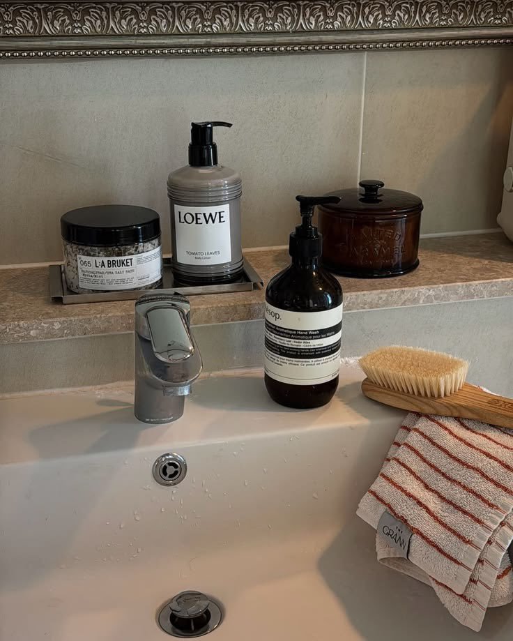 cornersandlight's tweet photo. The Type Home Decor &amp; Interior I Need https://t.co/X8tK7mAheA