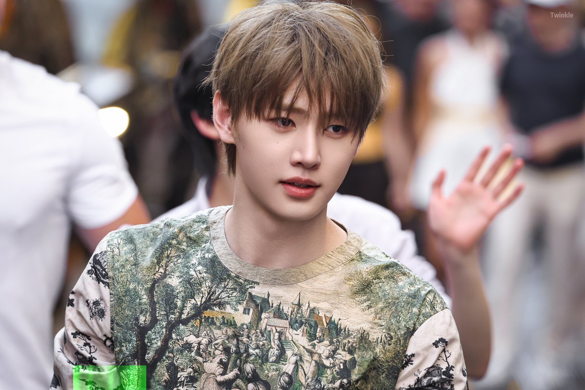 Twinkle_021208's tweet photo. 260621 🥹🥹🥹🥹
#엔하이픈 #성훈 
#ENHYPEN #SUNGHOON
#PRADAxENHYPEN 
#ENHYPENonPradaSS27 #PradaSS27 https://t.co/n98SGq0o6g