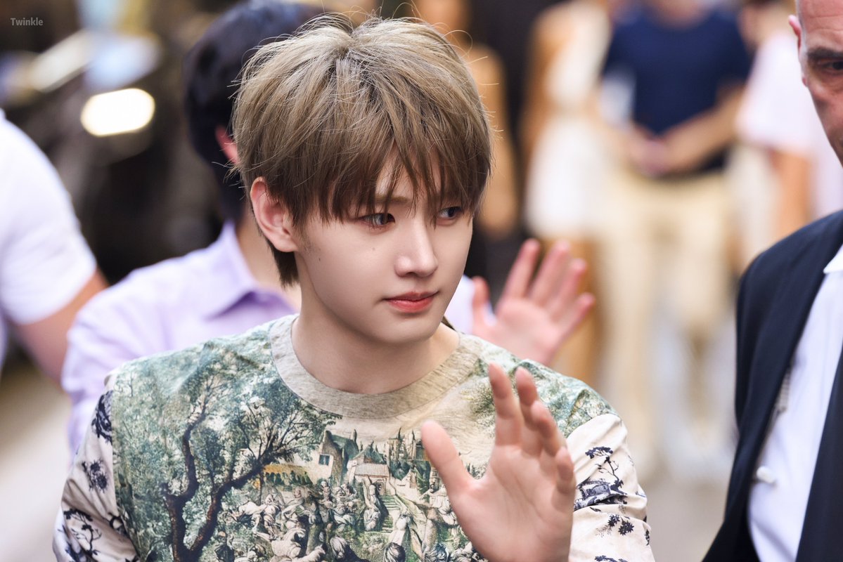 Twinkle_021208's tweet photo. 260621 🥹🥹🥹🥹
#엔하이픈 #성훈 
#ENHYPEN #SUNGHOON
#PRADAxENHYPEN 
#ENHYPENonPradaSS27 #PradaSS27 https://t.co/n98SGq0o6g