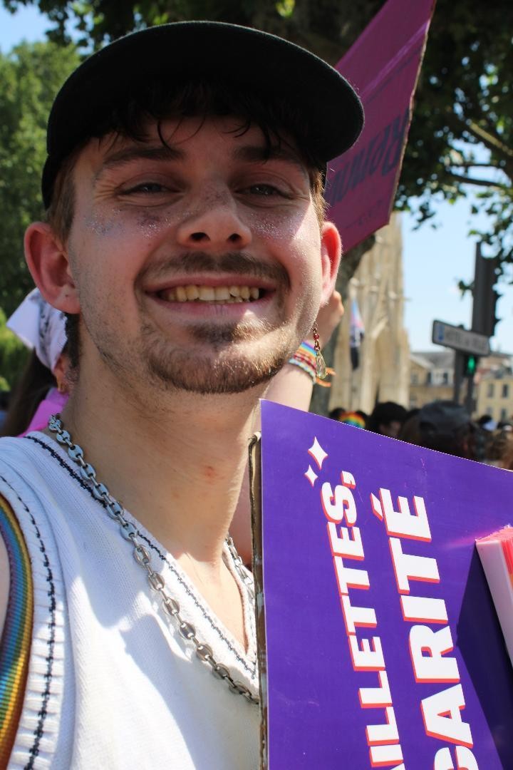 kaeronblu's tweet photo. #LGBTQIAPrideSupportsTheLeft 
quoi de mieux que de poster une photo de pride sur ce # https://t.co/cWMQItjaiD