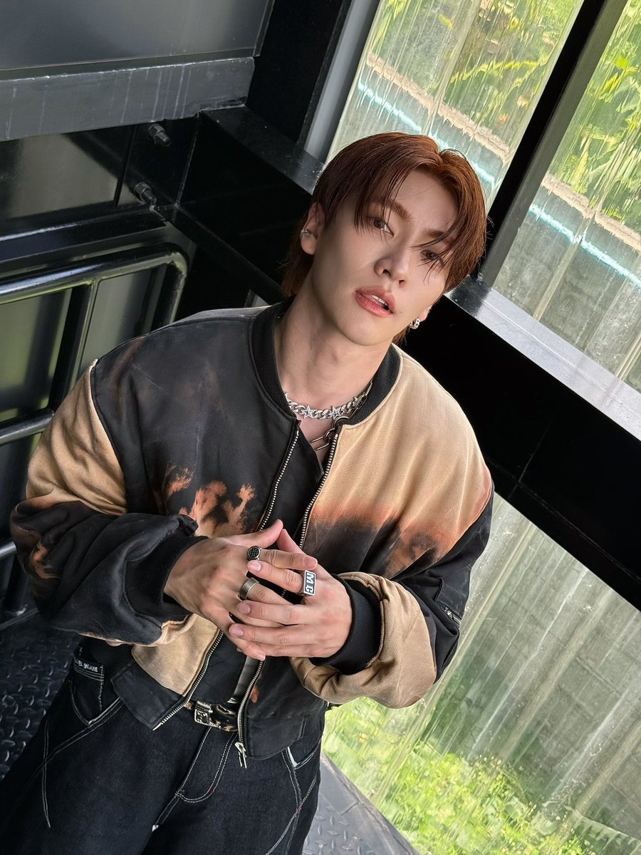 BoNoHGermany's tweet photo. Boss ist so vielseitig und wir lieben diese Haarfarbe an ihm 

#BOSSCKM #Bosschaikamon #BOSSCKM_LONGDAI #Shawtyboss #bonohgermany https://t.co/yoo4VbihNL
