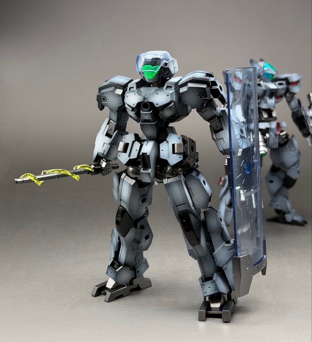 hiro196781's tweet photo. 賞金稼ぎのテックプロト

森林地帯Aエリアには
「高価な部品」が落ちてる、との噂に賞金稼ぎが集まってるらしい
彼も一角千金を狙い貧弱な装備でエリアに潜入していた…
「祭りは参加する事に意義があるんだよ！」
#30MMCM2026
#30MMAN https://t.co/KB4WqKSXtd