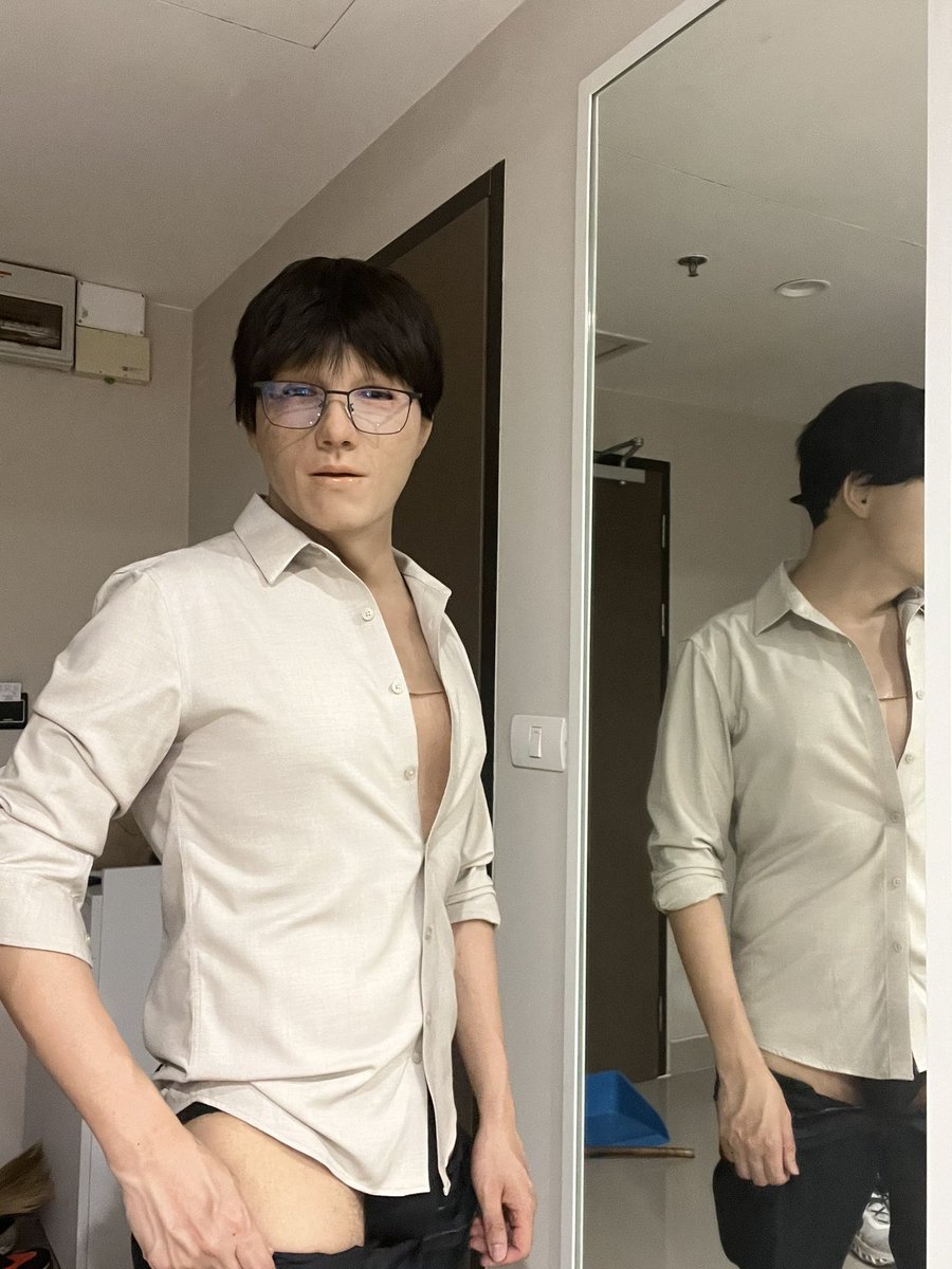 HuisTha's tweet photo. Phew! such an eventful day at the office. I don’t event have time to “vent” the sweat off during break. Guess I’ll be kind to my self and have some “me” time for a bit. 

#maledisguise #siliconemask #realisticmask #officemen #shirtandslacks

(This is one of my few ai free post😉) https://t.co/xS0BwwLBDf