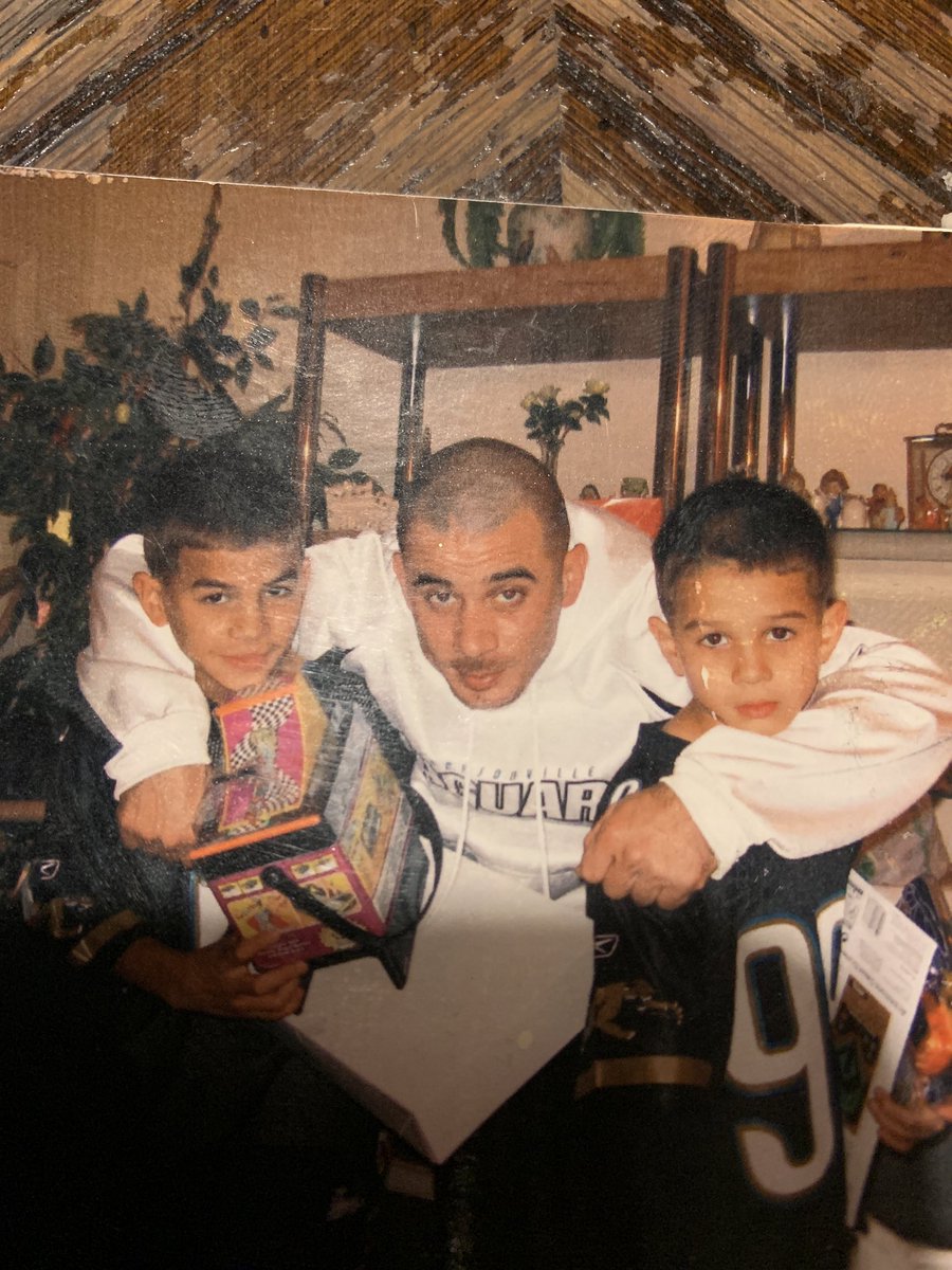 aaroncabrera_'s tweet photo. Happy Father’s Day to the man who made me who I am today! @bravesfan314 https://t.co/jkbiqXmy2Z