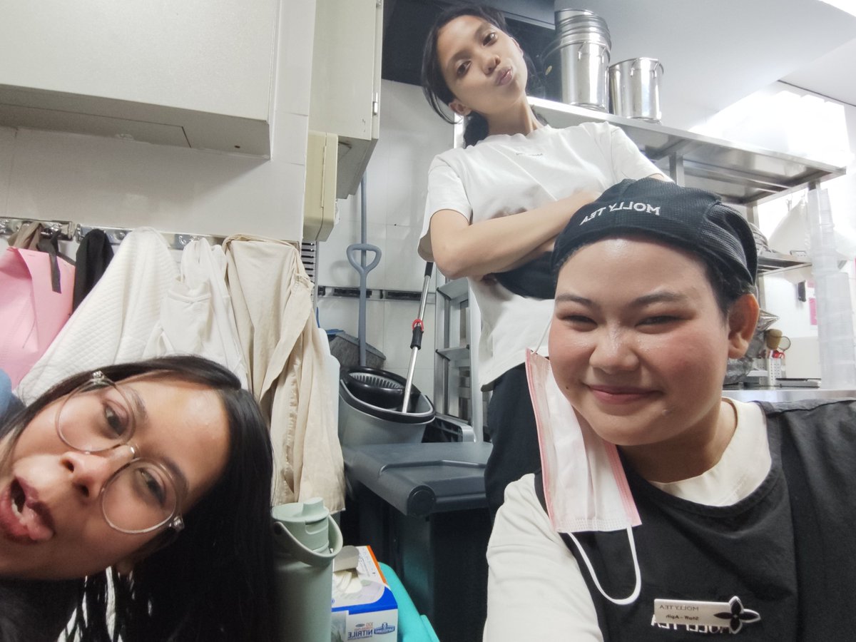 cocteausm's tweet photo. jeki km jahat bgt.... aku bahkan ga ngajuin kipk karena aku ngerasa masih banyak yang lebih butuh dari aku, bahkan untuk daftar utbk dan mandiri (utulnya ke jogja langsung) aku harus kerja dulu buat cover semuanya :[ setelah semua itu pun aku harus tetep hidup pakai uang sendiri https://t.co/F5ktbAzTC3