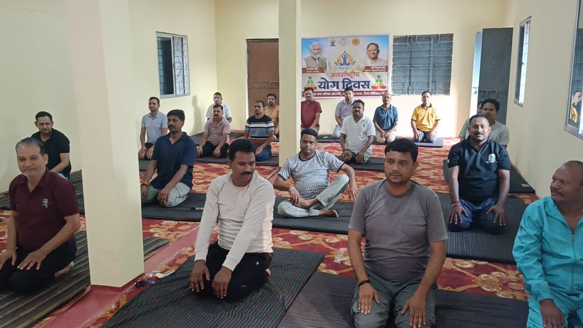 Gayatri99479199's tweet photo. अंतरराष्ट्रीय योग दिवस के अवसर पर मंडल पटना में आयोजित सामूहिक योगाभ्यास कार्यक्रम में...

#Bjp_Chhattisgarh #बीजेपी_छत्तीसगढ़ https://t.co/v9xoxZtrFf