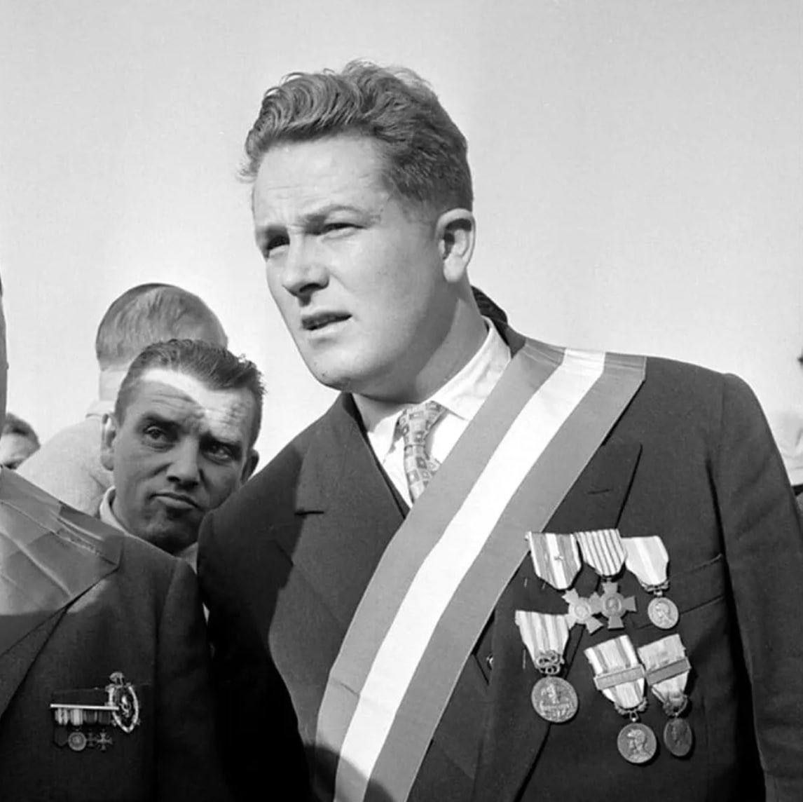 TraditioetLucta's tweet photo. Necesitamos un Frente Nacional. Necesitamos un Jean Marie Le Pen. Necesitamos un François Duprat. Atomizados y divididos entre nosotros no logramos nada.   

Debemos asegurar la existencia de nuestro pueblo y un futuro para nuestra descendencia. «O con España, o contra España». https://t.co/0x1ZImz2fN
