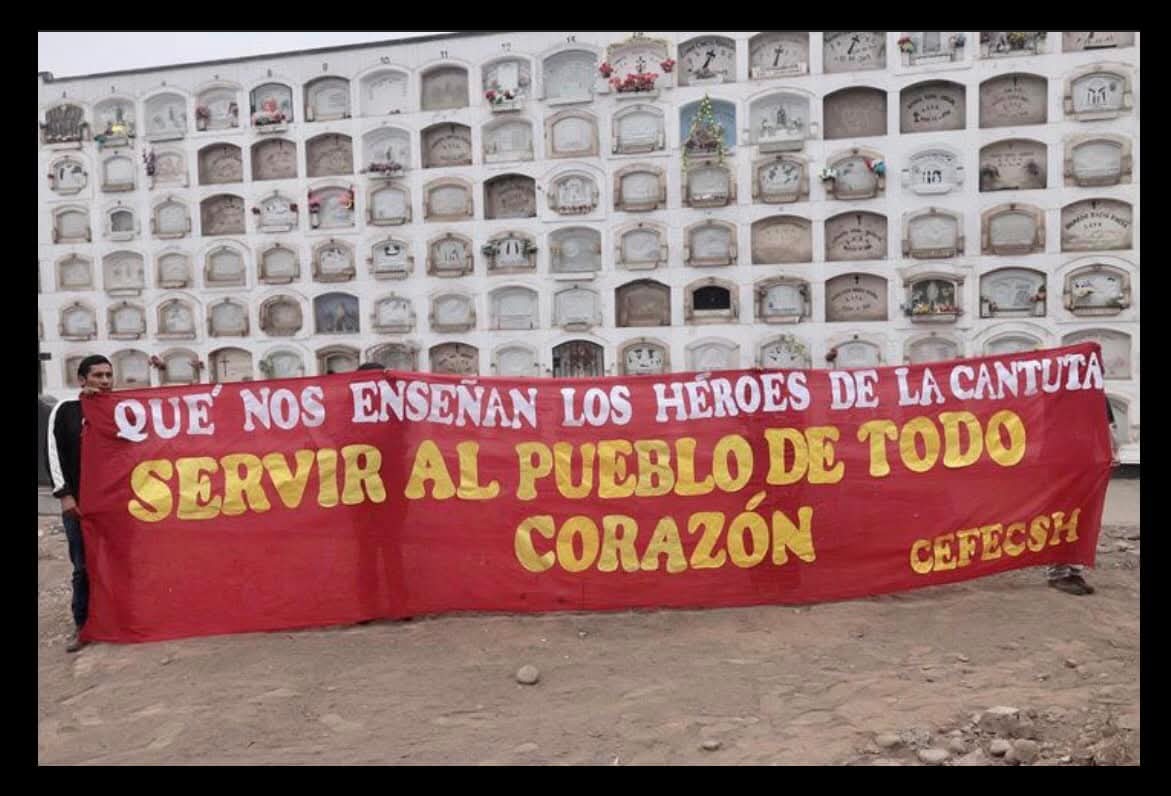 felix_chipana's tweet photo. ERAN TERRORISTAS,,NO JODAN ,,¿ HÉROES ?  DEL TERROR , MATANDO A HUMILDES CAMPESINOS , NIÑOS , MADRES GESTANTES ( ARRANCÁNDOLE DE SU VIENTRE A MACHETAZOS )  DESCUARTIZANDO A ANCIANOS ( SE DABAN EL LUJO DE JUGAR "PELOTA " CON SUS CABEZAS  ,¿ HÉROES ?  M@1D1TOS @$ESINOS https://t.co/cO4tmjAoKP