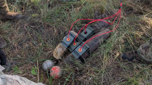 DefenceAust's tweet photo. 📍 Townshend Island, QLD

Sixteen metres below the surface of Townshend Island, the digging stopped, not because the crew had finished their job, but because it wasn’t safe to go further.

Using a Ferrex detector, a team of @AusAirForce explosive ordnance disposal technicians found a ‘hit’, indicating unexploded ordnance further beneath the ground.

Excavators slowly clawed away the earth, chasing the reading down to find an Mk-83 1000-pound bomb.

The Mk-83, containing more than 200 kilograms of high explosive, is capable of destroying fuel depots, aircraft on the ground and lightly hardened structures.

Unable to remove the bomb, the team’s next option was to detonate it in place.

This was just one of the challenges for 65 Air Base Recovery Squadron and US counterparts who remediated the island off the Queensland coast.

Read more ➡️ https://t.co/jbucGdgVGn

#YourADF #AusArmy