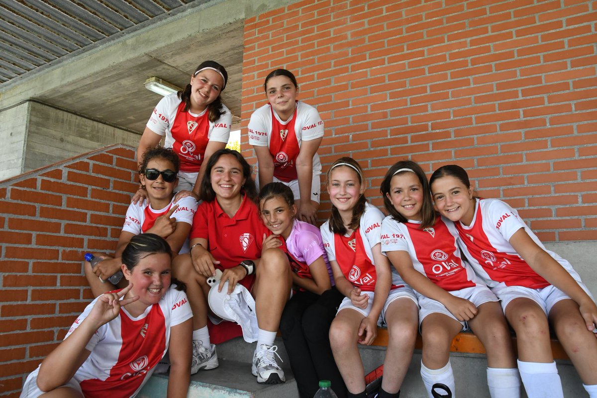 sdovaldenaron's tweet photo. 🏆 As nosas alevíns femininas, CAMPIONAS do Torneo do EFB Amistade!
Equipo curto en número, enorme en compromiso. Sen faltar case a ningún partido na tempada, e onte, a pesar da calor, levaron o trofeo para Narón.
Parabéns, nenas! Isto é só o principio
#imusval⚪🔴🔴⚪ https://t.co/gtH5WZvBIz
