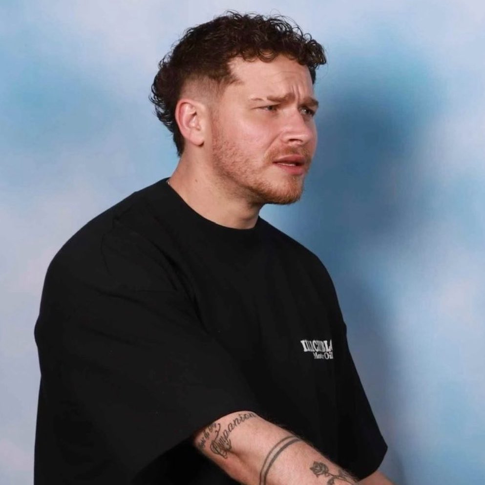 ravibuckleydiaz's tweet photo. I can’t lie the mullet is lowkey doing something for me. https://t.co/KVD904HyB1