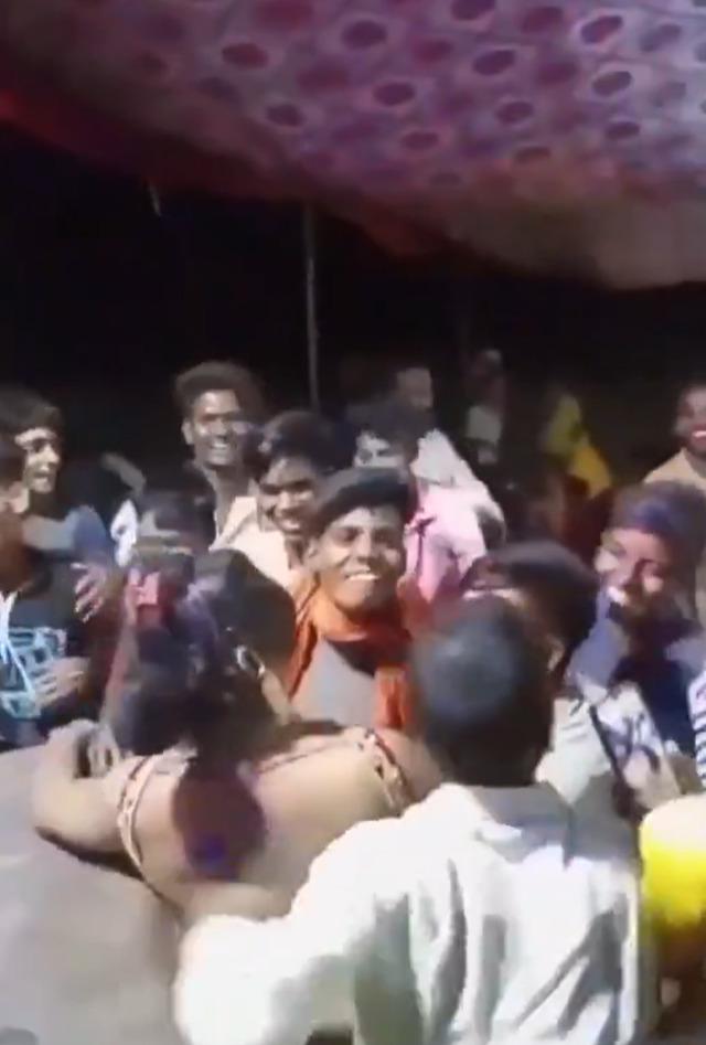 messiardakook's tweet photo. @blxdgoth @jmuse_013 @Jxnniefilmbxix @Likeforrus__ @maanonliplumper Fuck off!😭😭 brainless ugly freaks. I' II fuck all those filthy Indians https://t.co/moO7TGDd2o