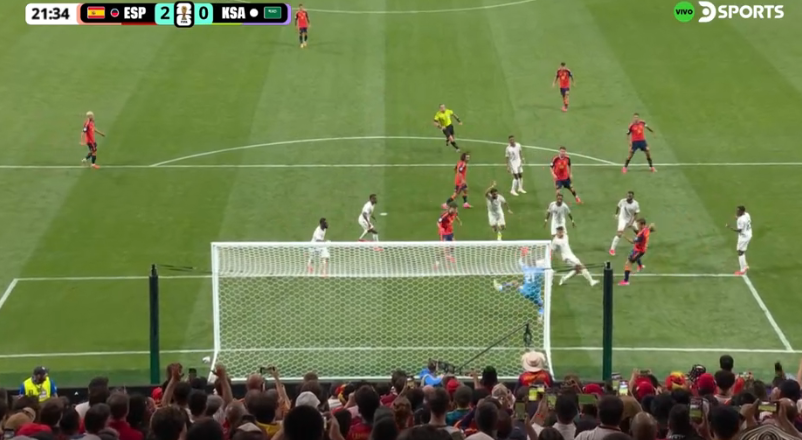 ADPSHOWOFICIAL's tweet photo. ⚽ ¡GOOOOL DE ESPAÑA!
Mikel Oyarzabal aparece tras un remate de Dani Olmo que pega en el rebote y termina definiendo para abrir aún más la ventaja de la Furia Roja ante Arabia Saudita en Atlanta.
#CopaDelMundo #WorldCup2026 #España #ArabiaSaudita #ADPSHOW https://t.co/6cghgrnX55
