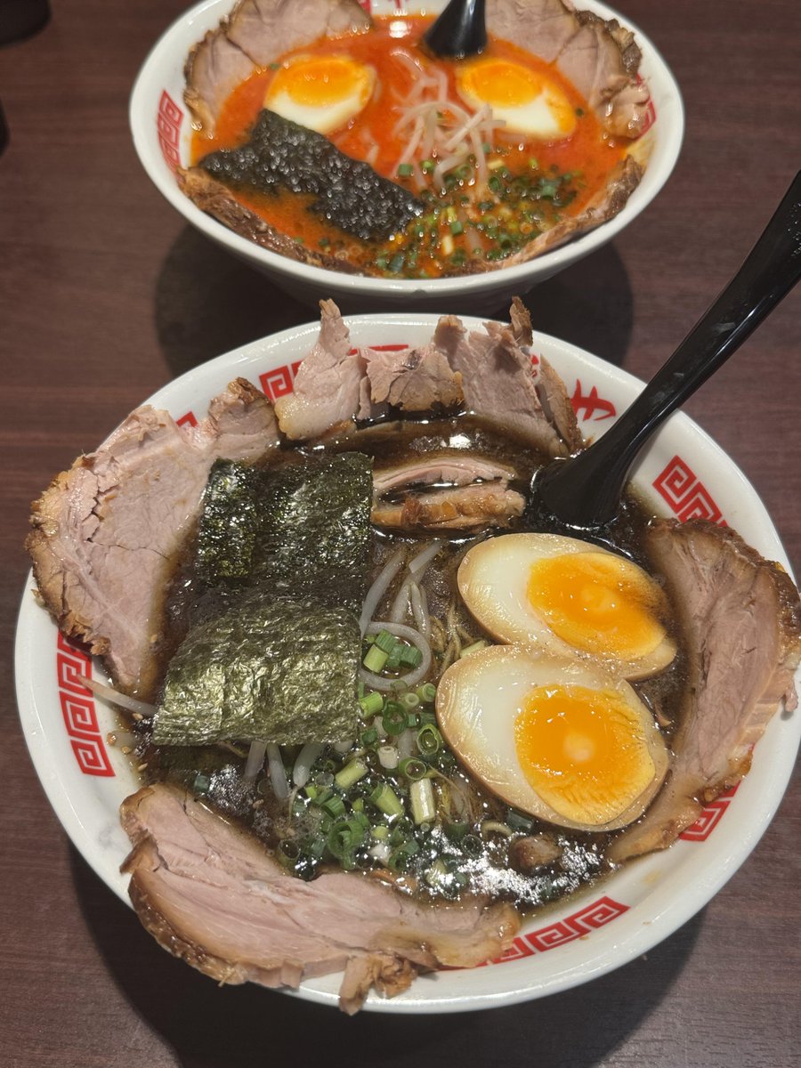 Daphnelovc's tweet photo. チャーシューいっぱいで満足。 https://t.co/G70YWegr5N