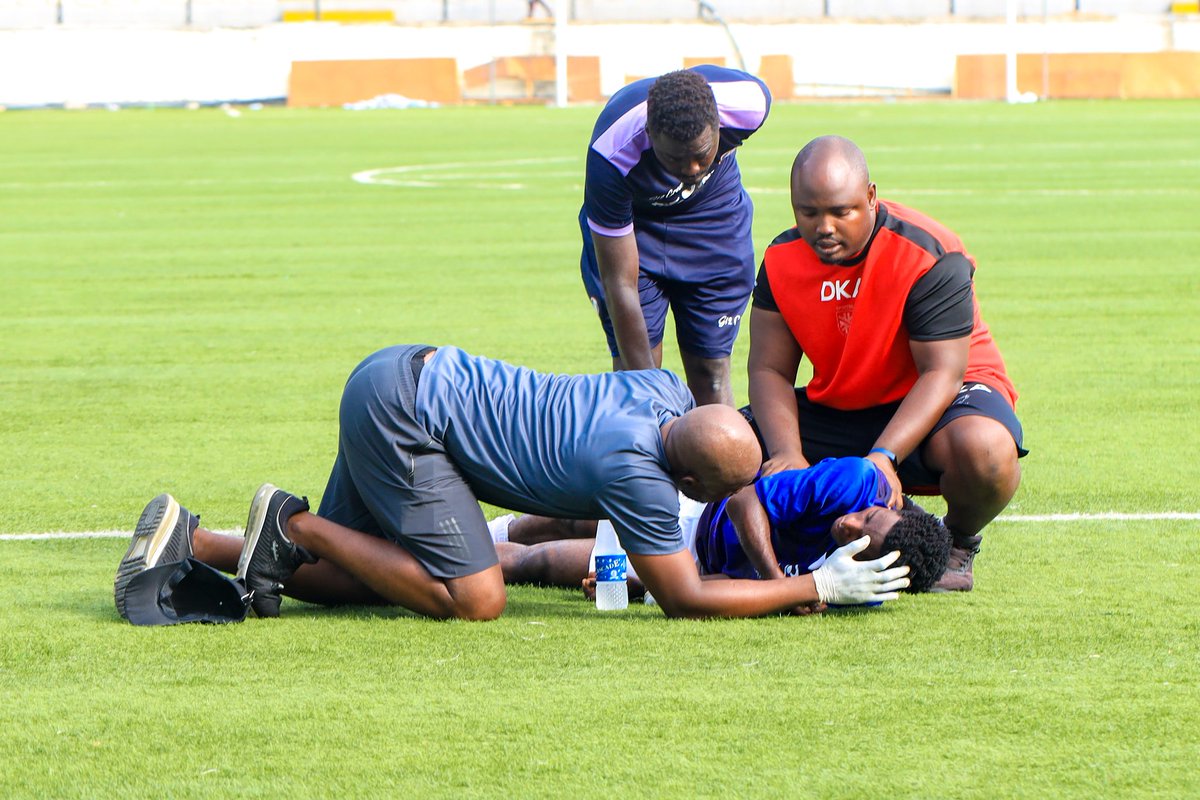HeyEnigma's tweet photo. @Wizarab10 A Father's Day plea. 

As a sports medic, I do a lot of private  field jobs and with Lagos FA, building a sports medicine organization @SportsSupportNG 

I require the use of a defibrillator, and I hope I can find a helper to purchase one. @JarusTravels @JarusHomes @jarus 🙏 https://t.co/QS4NqKMZP0
