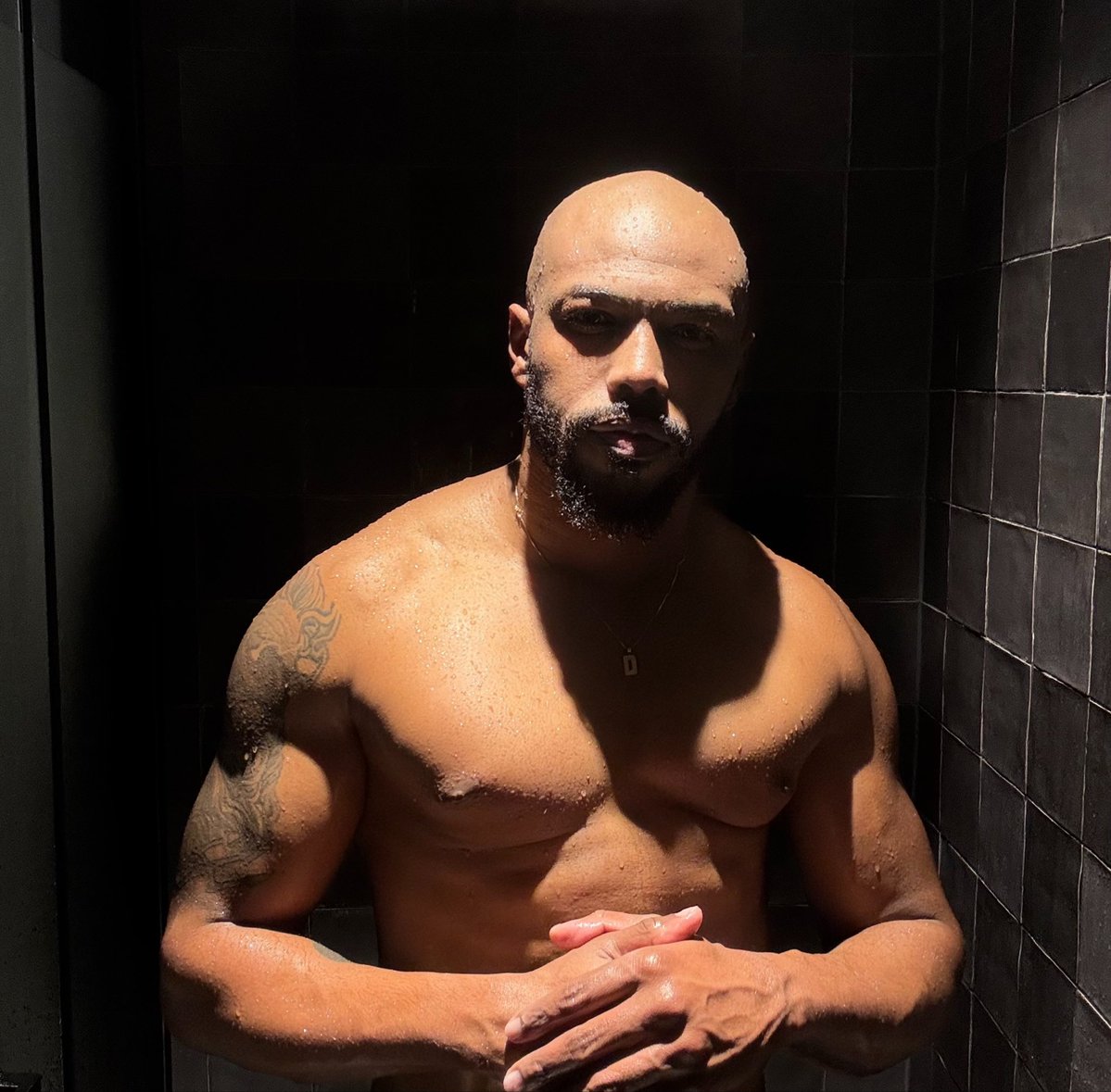 MusiqCityWalls's tweet photo. I’m Bald &amp; I Love It. https://t.co/YbXnbdGL58