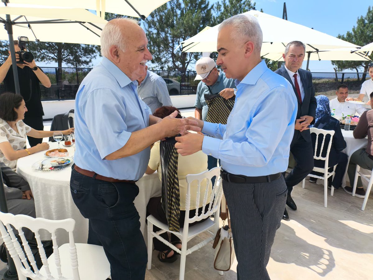KirklareliAsh's tweet photo. Vatan uğruna fedakârlığın en büyük örneklerini sergileyen şehitlerimizin emanetleri ve gazilerimizle gerçekleştirilen buluşmada, birlik ve beraberliğimizin en güçlü değerlerinden olan vefa duygusu bir kez daha hissedildi. https://t.co/3xzyfT4cid