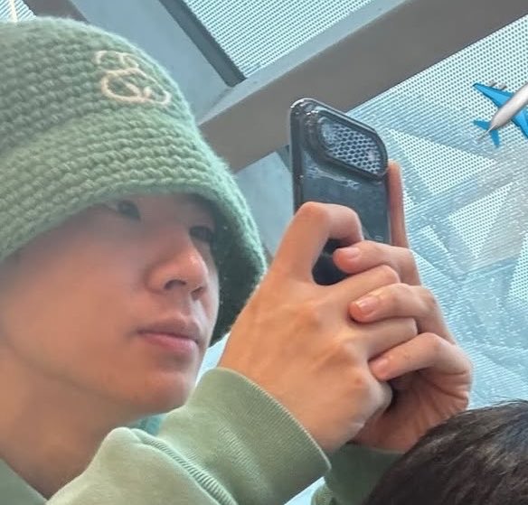 Estukaind's tweet photo. Cute that you even match phone types and Whoops  @off_tumcial 

#ออฟจุมพล #ออฟมุก #OffJumpol 
#ออฟกัน https://t.co/zzHq0XkySi