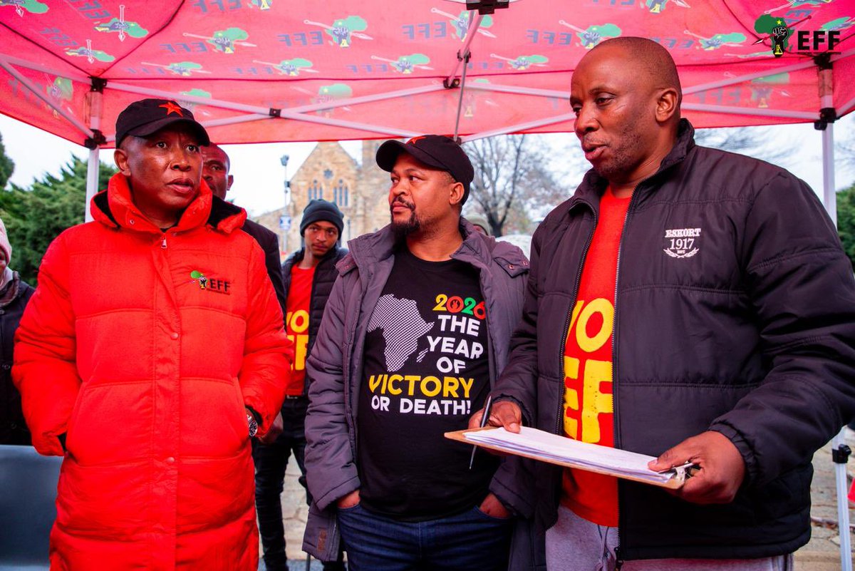 EFFSouthAfrica's tweet photo. ♦️In Pictures ♦️

The President and Commander in Chief @Julius_S_Malema engaging with EFF Volunteers at Heidelberg Old Town Hall in Lesedi. 

Register To Vote EFF In The 2026 Local Government Elections To Be Held On The 4th of November 2026

Link: https://t.co/ydvMdsh0Mb https://t.co/unMPnh18DW