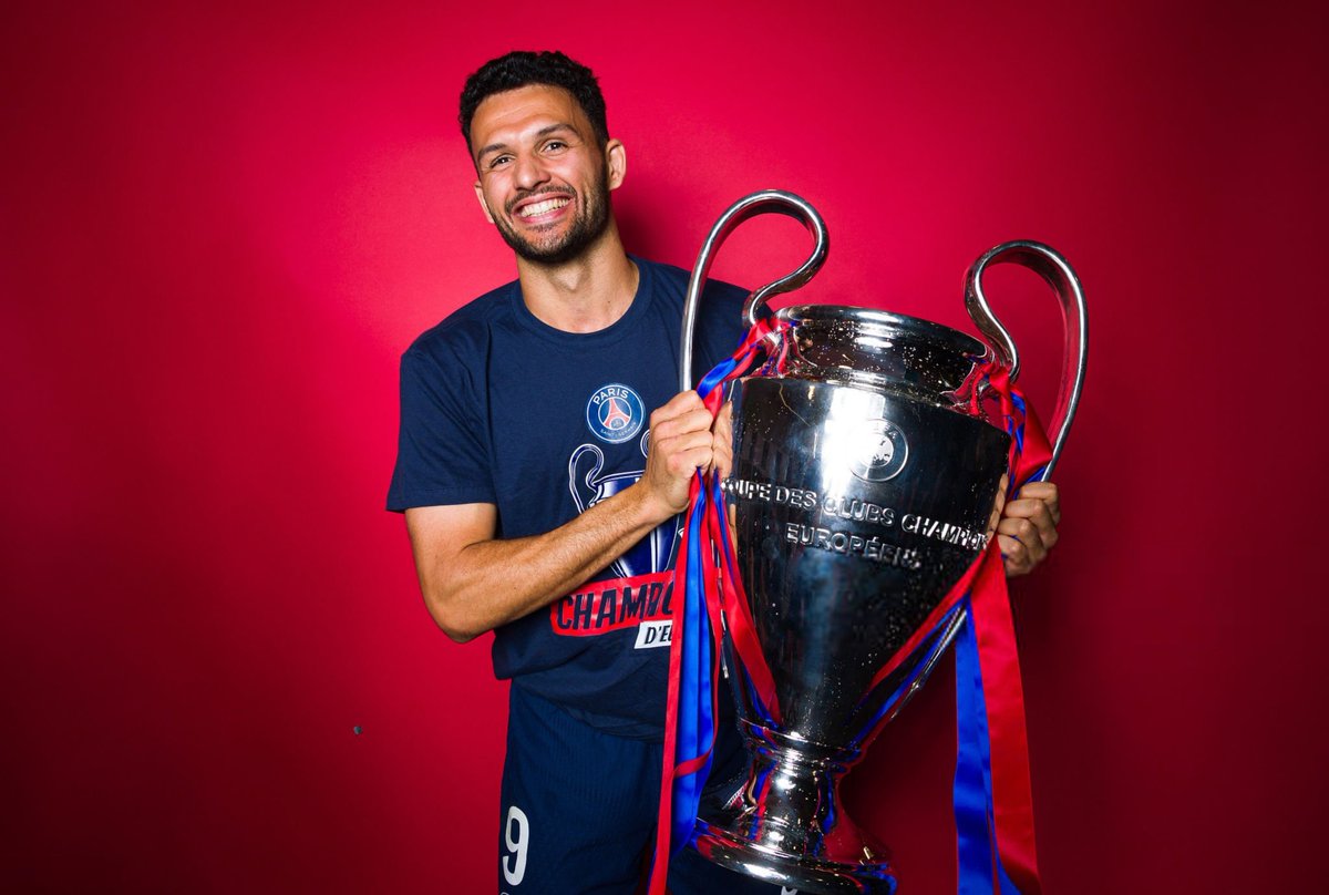 lnstantFoot's tweet photo. 🚨 GONÇALO RAMOS ESTIME QUE SON AVENTURE À PARIS EST TERMINÉE ! 🇵🇹 ❤️💙 ❌

Toutefois, le Portugais ne forcera pas son départ cet été. 

( 🗞️ @abolapt ) https://t.co/Xw0c7dZ3Re