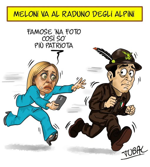 serebellardinel's tweet photo. #Meloni pur di recuperare consensi,è arrivata fino al punto di andare ad implorare una foto con gli #Alpini!! https://t.co/P7SQc2A5mZ