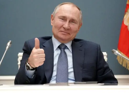Dispropoganda's tweet photo. "Spasibo President Zelensky for insulting and alienating Ukraine's most reliable and important ally, for publicly honoring and praising Nazi collaborators and mass murdering war criminals, and for spreading vitriolic and perfidious propaganda about our biggest strategic enemy, Poland. 

Spasibo bolshoi!"