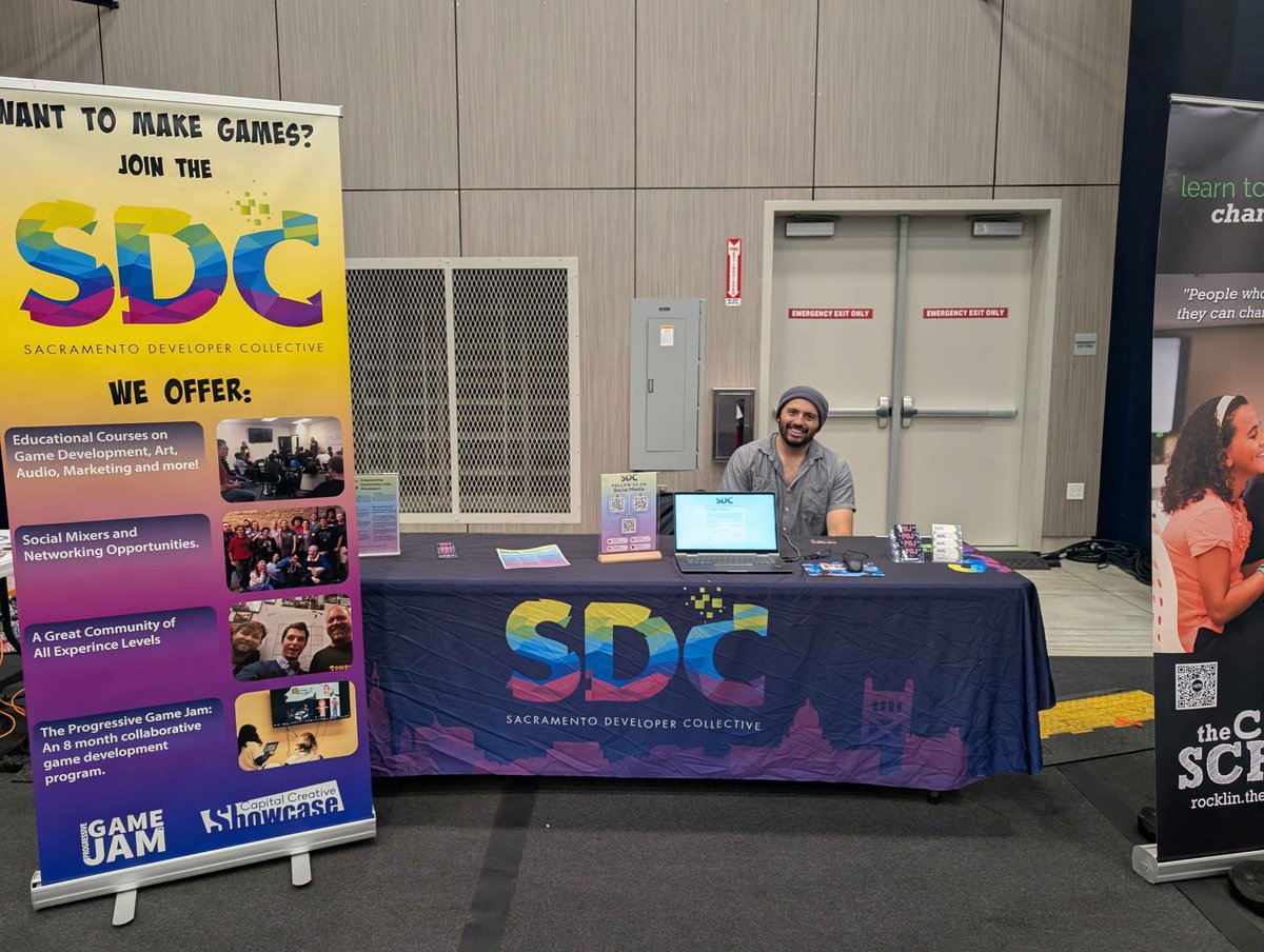 sacgamedevs's tweet photo. Hanging out at Fire and Ice RGX playing some indie games! https://t.co/RfJ0faIwCX