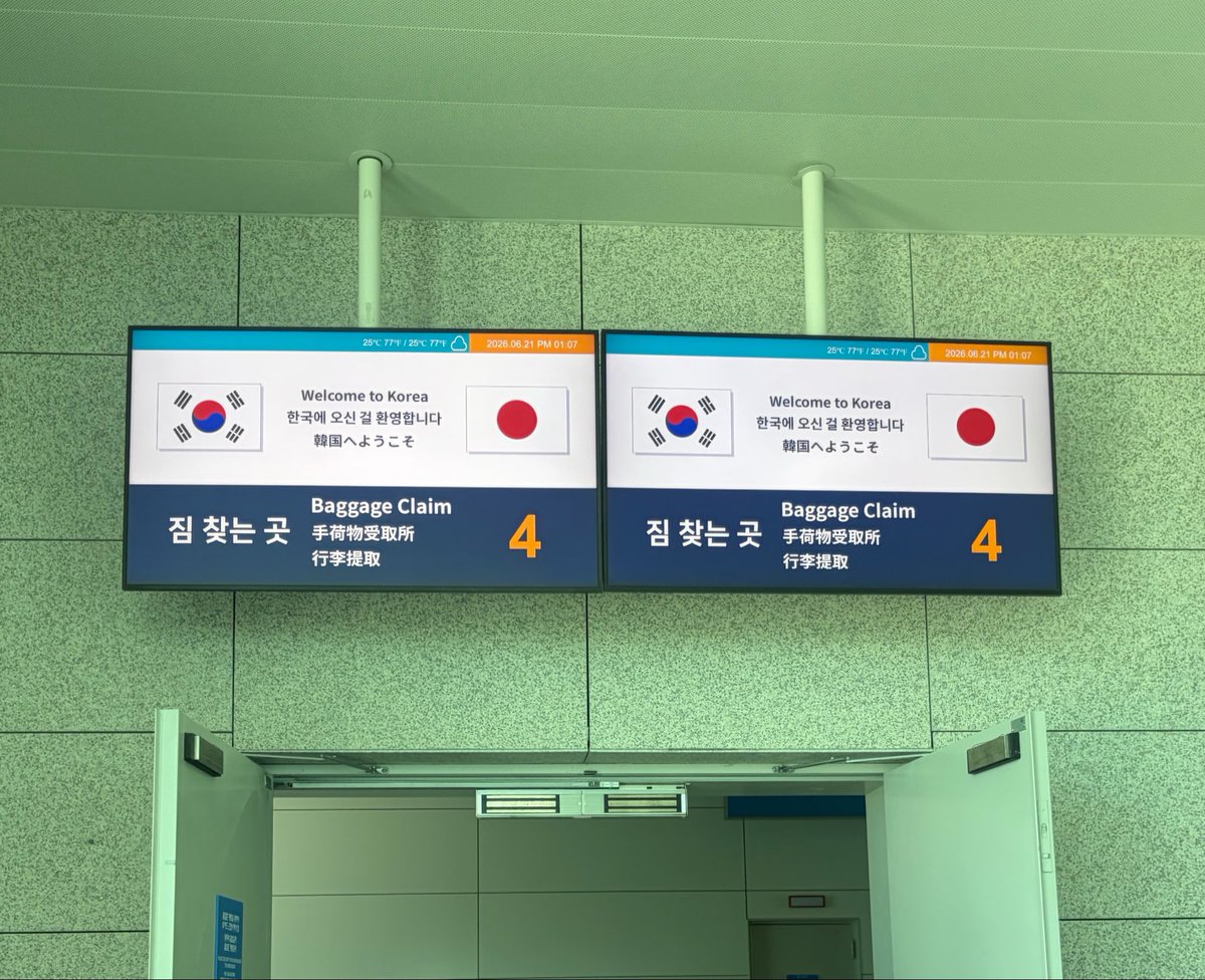 nayopen's tweet photo. 今日から韓国留学🇰🇷
ちょうどfinalのライブあるし楽しんで勉強も頑張ります😽🩵 https://t.co/zgmAqEbILr