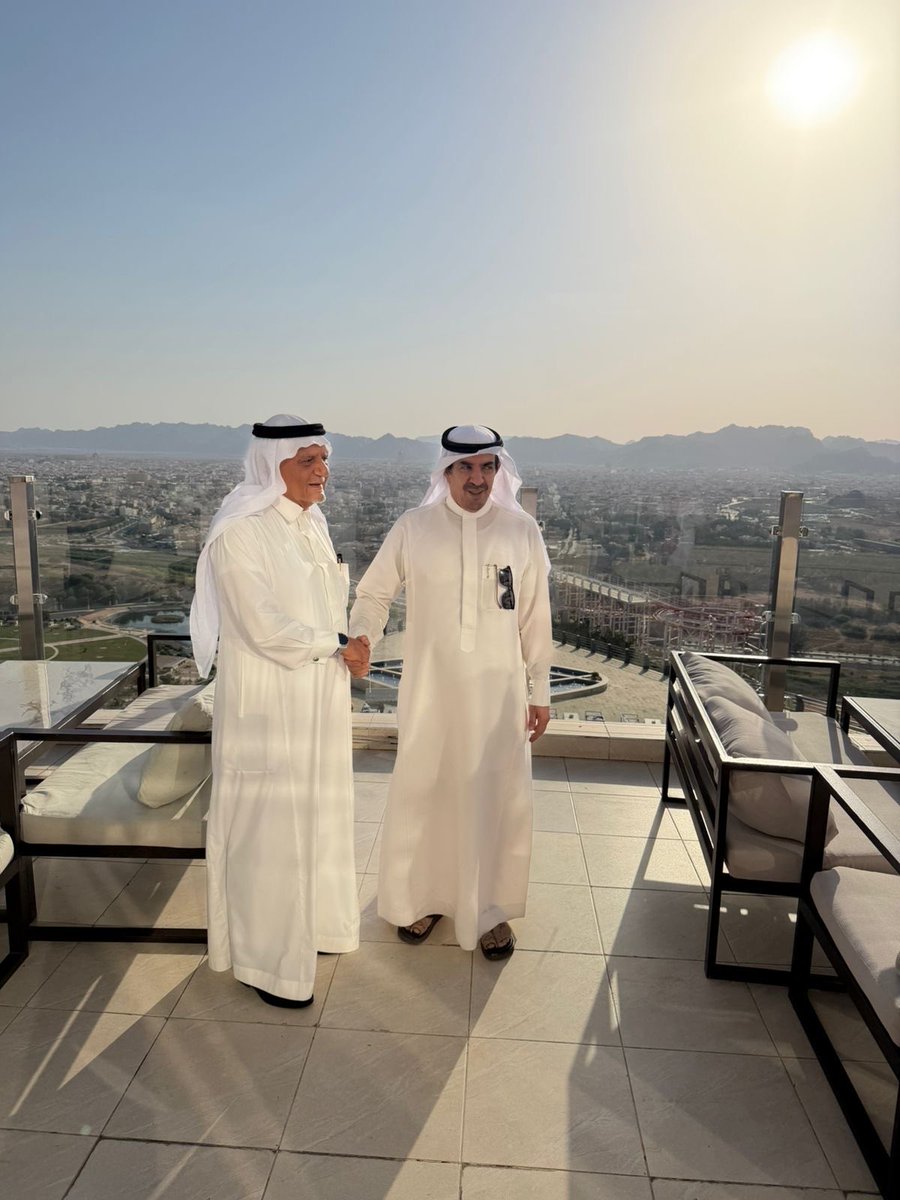 BaderovAlFayez's tweet photo. استقبل #مطل_حاتم_الطائي في مدينة #حائل بكل الحب والفخر اليوم الأحد صاحب السمو الملكي الأمير #تركي_الفيصل وصاحبة السمو الملكي الاميره #هيفاء_الفيصل وصاحبة السمو الملكي الاميره #لولوه_الفيصل 
حفظهم الله ومتعهم بالصحة والعافية..
وكان في إستقبالهم الخال الغالي علي بن عبدالوهاب الفايز وابنائه..