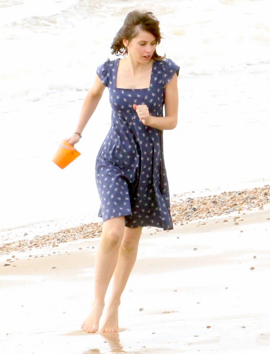 Felicity Jones France tweet media
