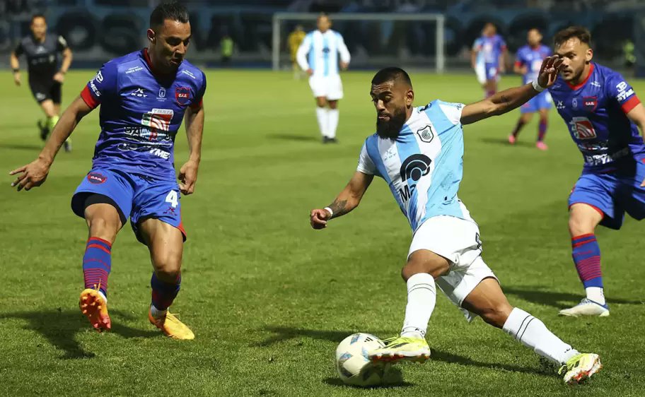 ManadaDeLobos's tweet photo. #PrimeraNacional| EL LOBO QUIERE LIDERAR EN SOLEDAD

Desde las 17 hrs, #GyEJujuy visita a #GuemesSDE con el arbitraje de Bruno Amiconi.

La previa 👇👇

https://t.co/5X3ehopNVQ

✍️ @gonzalop1199 

#EnManadaNadieNosPara
#VamosLobo https://t.co/KpGqbdxp8D