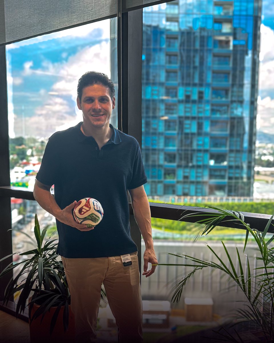 Elan_pat's tweet photo. ¡La celebracion continua! 🎉⚽
🤩 Con mas de 20 ganadores en total, hoy toca aplaudir a la segunda ronda de asesores que alcanzaron sus metas de productividad, siempre enfocados en proteger a las familias mexicanas. 💼📈

Aun quedan mas rostros por pasar al frente... 👀 https://t.co/OtbmC7nvll