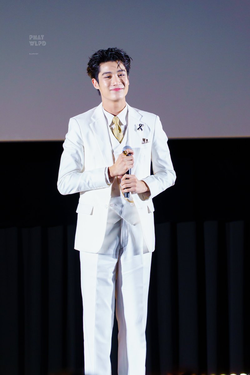 palmwlpd's tweet photo. ในที่สุดก็ได้เจอองศาเต็มๆ สักที 
ถึงแม้จะรู้จักองศาช้าไปนิดนึง แต่วันที่เจอประทับใจมาก รู้สึกอิ่มอกอิ่มใจ จนอยากเจออีกกกกกก 

อรุณรุ่ง ตอนแรกเหมือนสามารถจุดไฟในใจให้อยากดูต่อยิ่งๆ ไปอีกได้ รอมากๆ

#อรุณรุ่ง_WorldPremiere
#TheEdgeOfHorizon #InnOngsa
#ongsacelcius
#อรุณรุ่งEP1 https://t.co/KVOUln2P7P