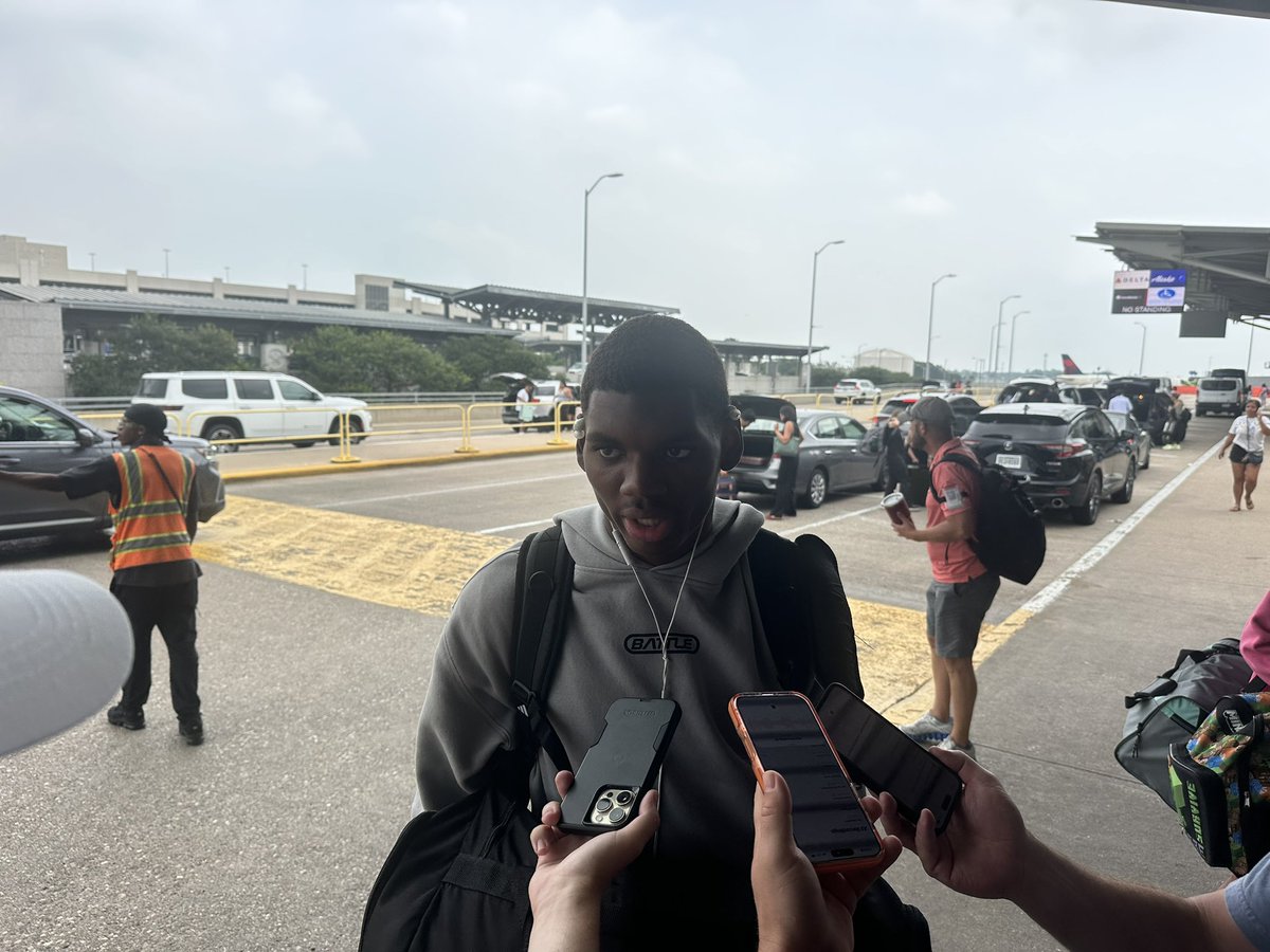 GHamiltonOTF's tweet photo. 5-star WR @__1problem talking to media about how much he love the Texas Longhorns OV 

Decision likely in July. @ontexasfootball https://t.co/yxwbv8hPU2