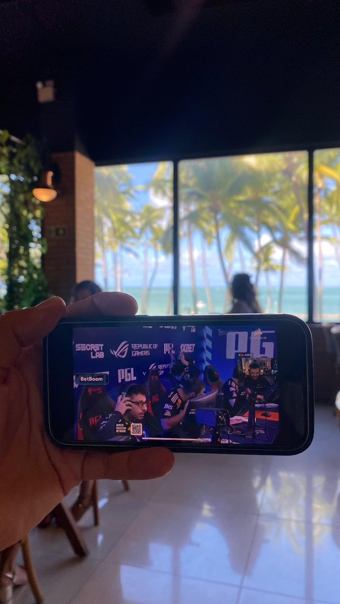 FacuAvallay's tweet photo. @luchoforg1 vaaamo esa banda! Siempre apoyando a la vielota y ahora Furiaa! Desayuno, mar de fondo y cs

Desde 🇧🇷 siempre #forg1face https://t.co/Do8ZlKBY67