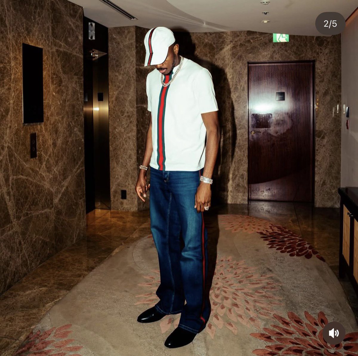 DurkioWiz's tweet photo. Victor Osimhen New photos 📸❤️ https://t.co/H0Ixsg8ojU