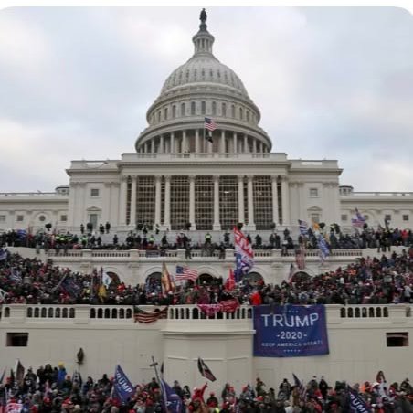 SlayyterUpdate's tweet photo. 🇺🇸 MAGA? Relembre o episódio em que Slayyyter, nossa republicana favorita, admitiu amar sua cultura conservadora e comentou como ficou assustada com a cultura da Califórnia (que é majoritariamente democrata) quando se mudou para lá em 2019.
https://t.co/1fgZLTiYsS https://t.co/k1JbWdbKGz
