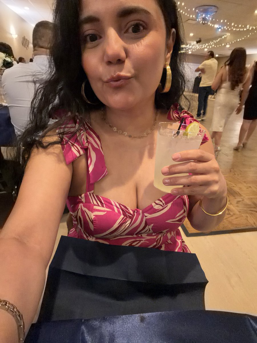 andy_ac08's tweet photo. 🥂 https://t.co/CU7NkVzWI0