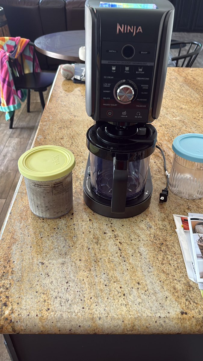 doloman824's tweet photo. @DeanTTraining Got 1 from Costco. What’s the secret now in terms of blending it. I’ve broken this machine 2 times. But your posts convinced me to give it a go again. Your Oreo recipe is ready. https://t.co/u9rR2WgZRi