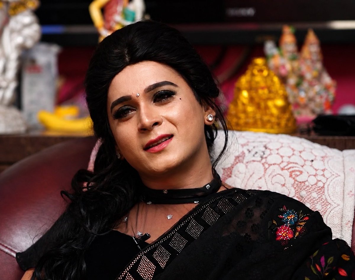 vaishuusissy's tweet photo. Sai lekha gurinchi entha cheppina takkuve.. naku ame lips ante chala istam and aa puttumacha right next to her eye makes her even more beautiful.. so elegant and so hot 🥵 #crossdress #sissy #ladygetup #femboy #ladyboy #pottachi https://t.co/M2dnC3GEzJ