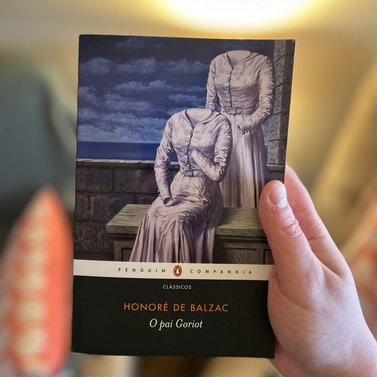 Spellvexitor's tweet photo. Lidos recentes: um Balzac clássico e um nacional estranhíssimo (Krakatoa). https://t.co/Oa5aS8n943