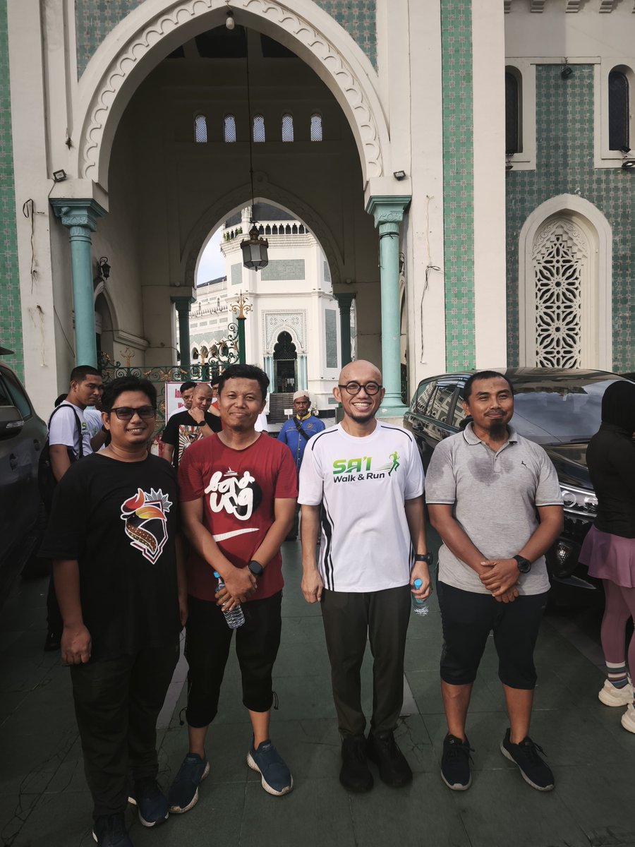 sekologic's tweet photo. Sa'i walk and run bareng bg wamenhaj @Dahnilanzar https://t.co/XFqt4C0BAP