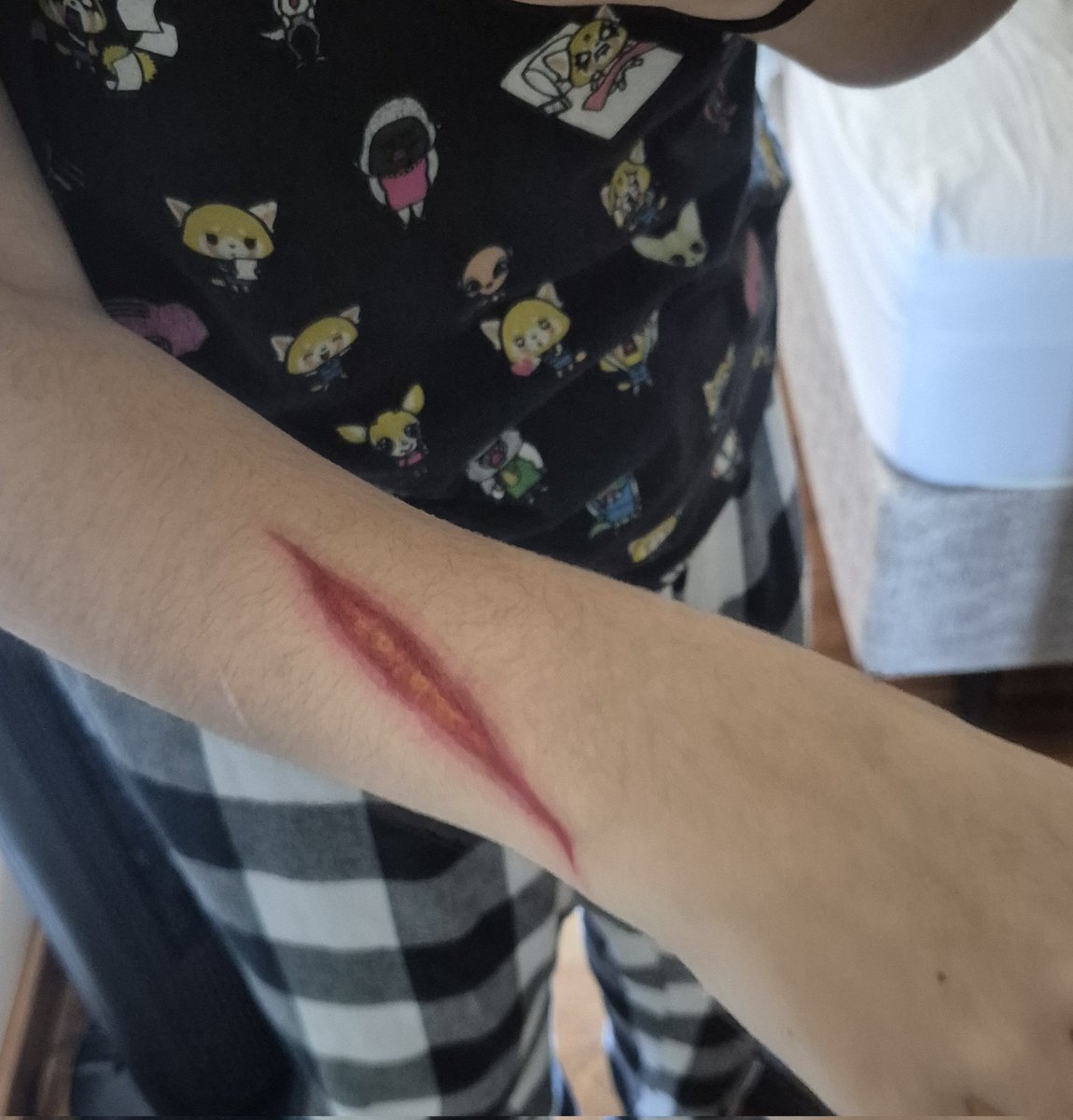 Rikachyannn's tweet photo. "is your recovery going well?"
i guess so
(TW; makeup. wanted to cut but cant, so i just faked it https://t.co/vumDItYlgA